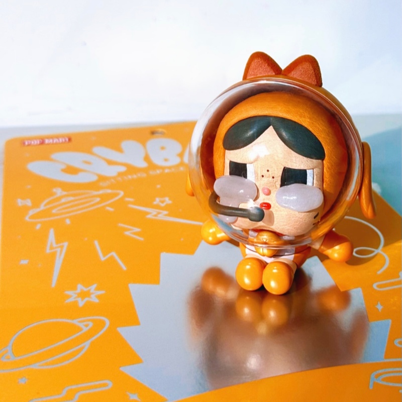 Figur Popmart Crybaby Space Ca - Model Kit Figures ulasan dan harga